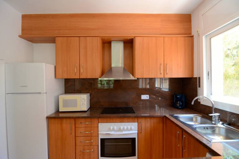 Rental apartment with terrace, pool & yard | Dogs allowed — photo 3