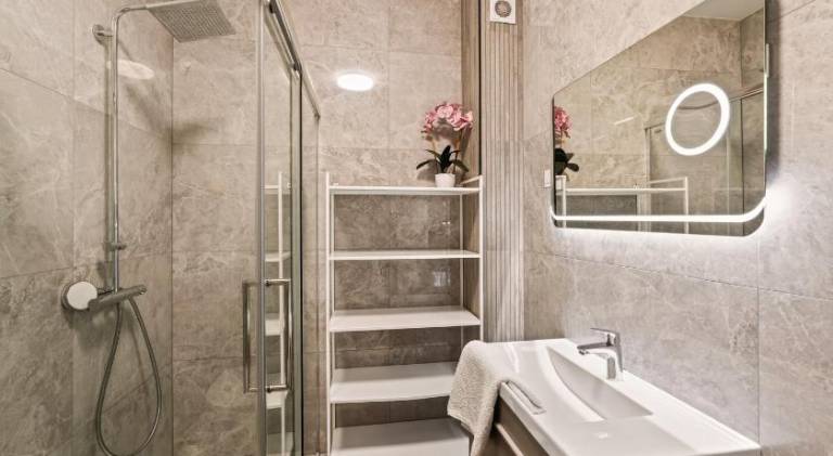 Holiday apartment with 2 rooms for 6 persons — photo 2