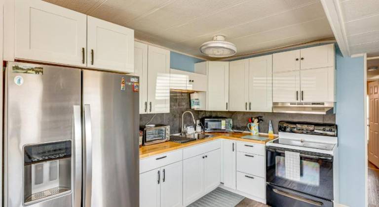 3 Mi to Ft Myers Beach Coastal Home Near LeeTran! — photo 3