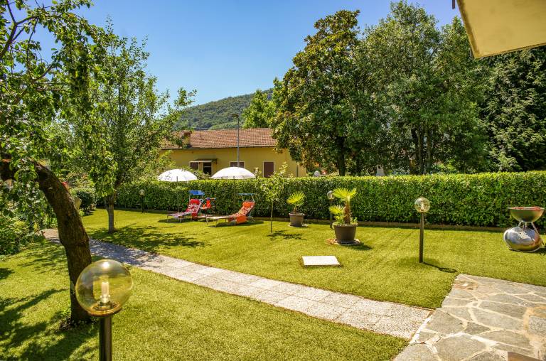 Fully equipped wonderful holiday apartment with garden & barbeque | Mountain view | Good for workation | Pet-friendly — photo 2