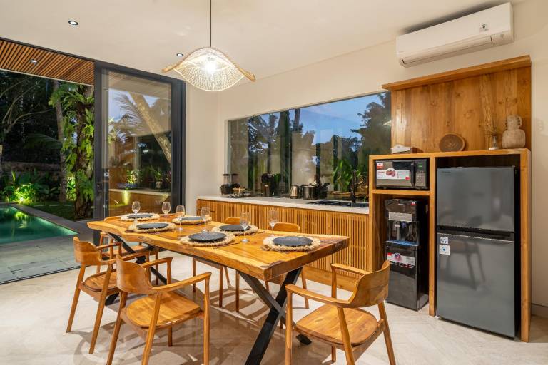 Villa with barbeque, pool & patio | Perfect for remote work | Dogs allowed — photo 4