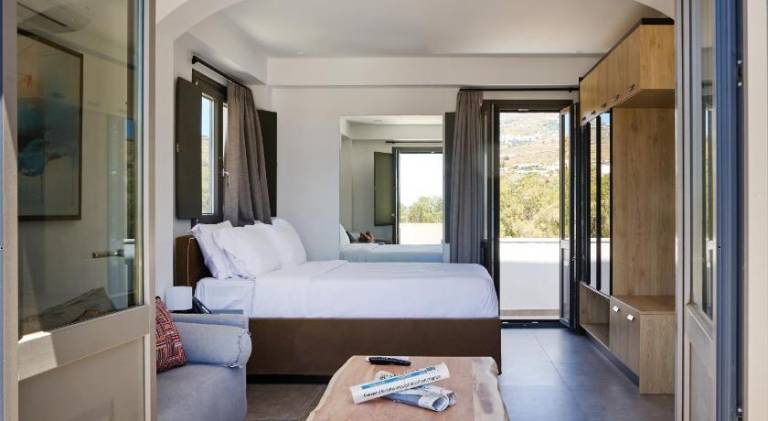 Serviced apartment with pool, patio & garden | Perfect for remote work — photo 2