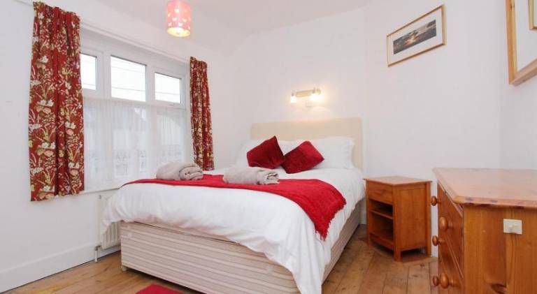 Vacation home with 3 rooms for 9 persons in Andover