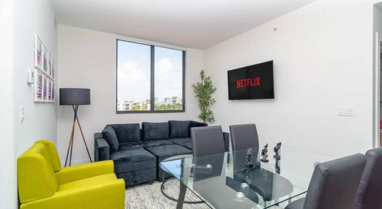 Miami City Escape 2BR Suite Near Brickell & The Beach Sleeps 6 Guests in Miami, FL