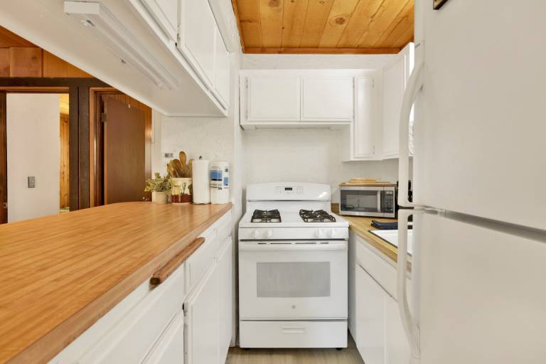 Family-friendly wonderful cabin with terrace | Lake view | Pets are welcome — photo 4