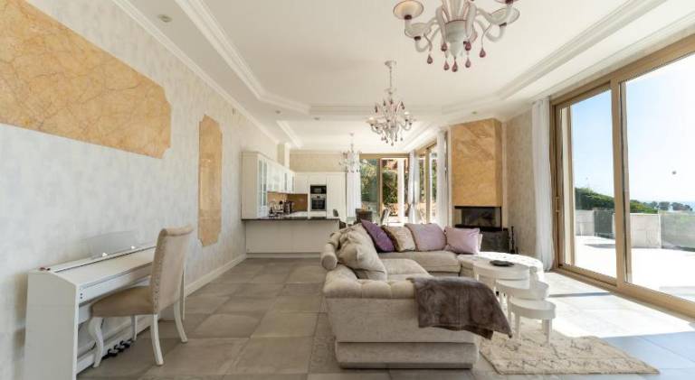 Villa with jacuzzi, pool & sauna — photo 5