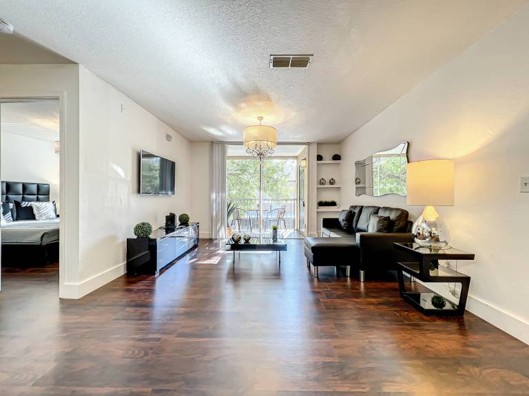 Family-oriented condo with patio & private pool | Dogs allowed — photo 3