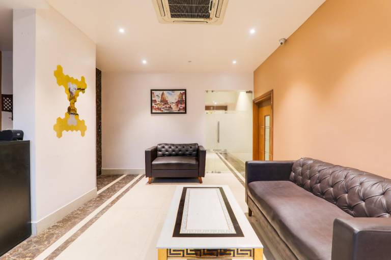 Super Townhouse Viraj Khand Formerly Veridian Inn — photo 3