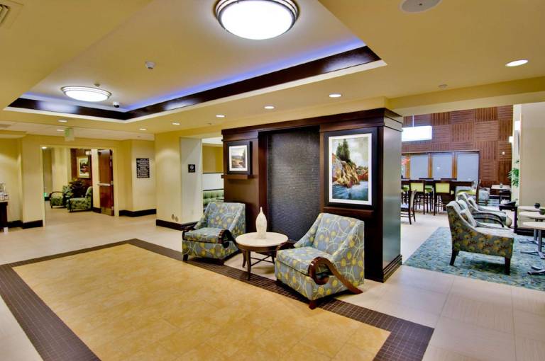 Hampton Inn & Suites Moreno Valley — photo 5