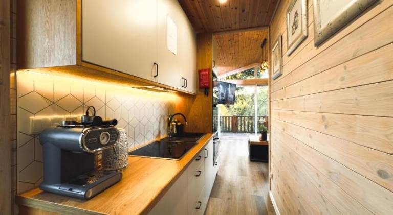 Romantic Cottage - Private Hot Tub - Sauna - Beach access — photo 5