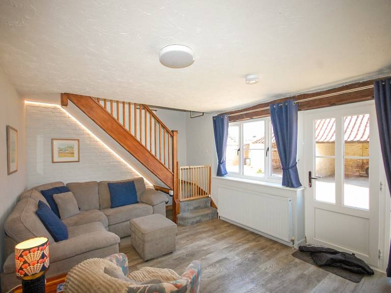 Children-friendly beautiful cottage with yard | Dogs allowed — photo 3