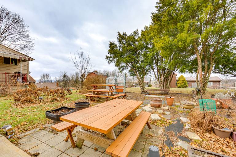 &lsquo;Rustic Chic&rsquo; Retreat 4 Mi to Kennywood