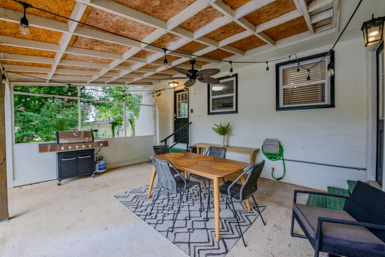 Vacation home with yard & barbecue | City view — photo 2