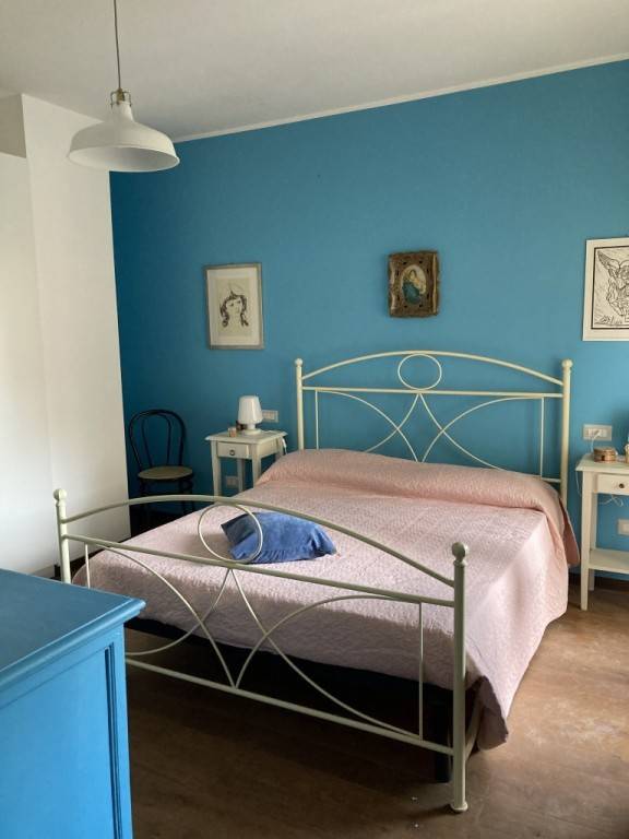 Apartment with hot tub, garden & patio | Garden view — photo 3