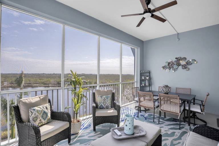 Family-friendly lovely condo with patio, grill & private pool | Water view | Pets are welcome — photo 3