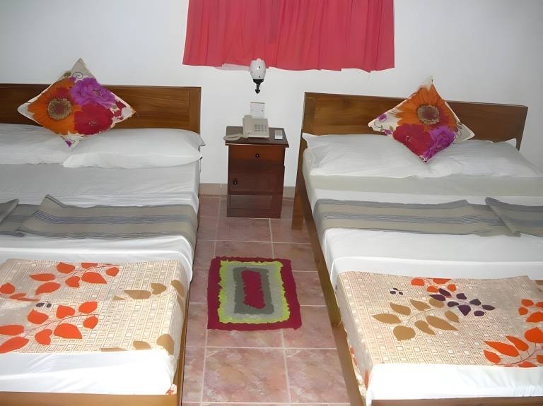 House with pool in Habarana