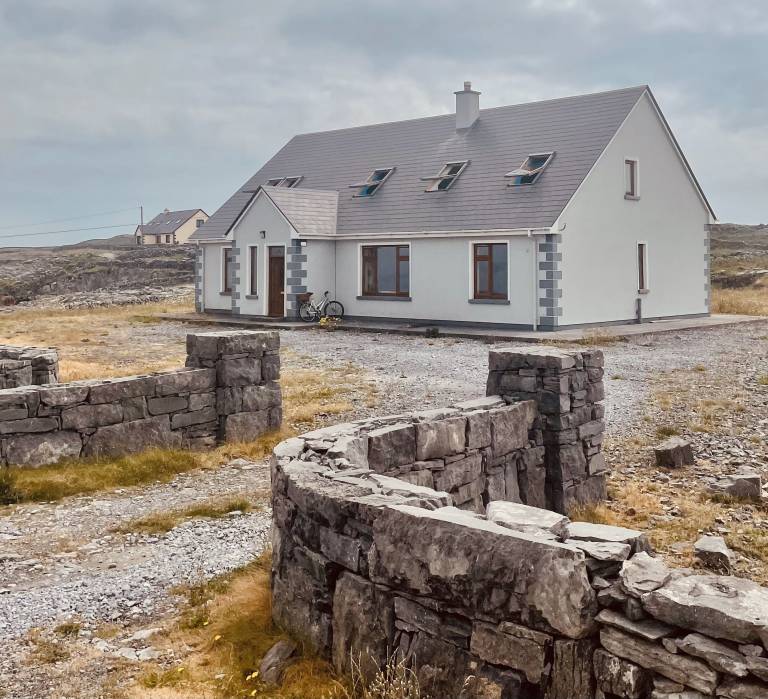 Aran Islands & Vacation Rentals from 78 HomeToGo