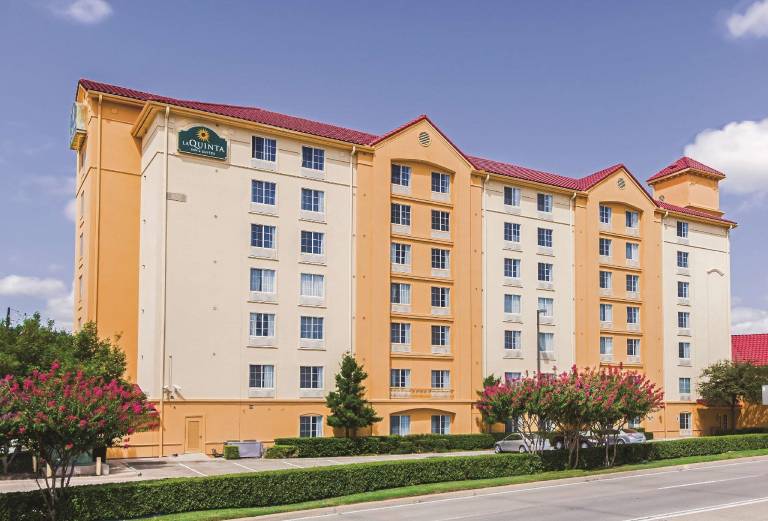 La Quinta Inn & Suites by Wyndham Dallas North Central in Dallas, TX