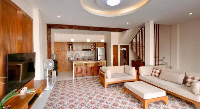 Villa with pool — photo 5