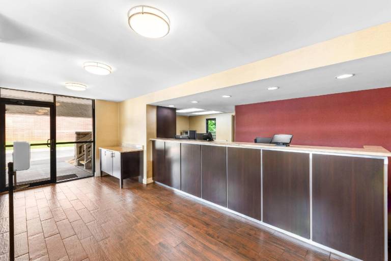 Econo Lodge Charlotte Airport — photo 4