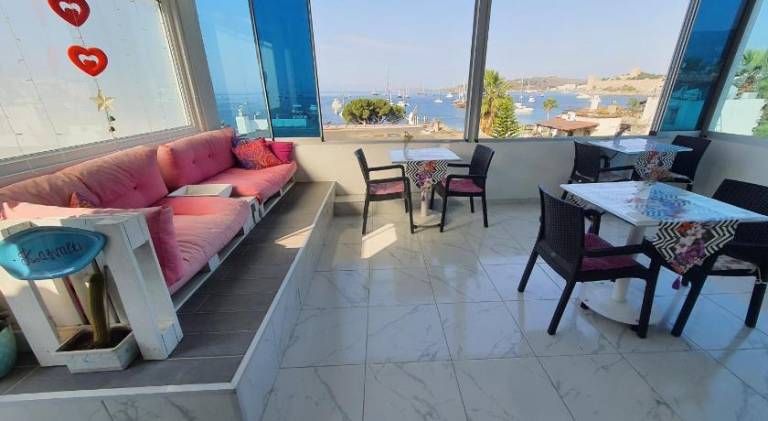 R HOUSE HOTEL — photo 4