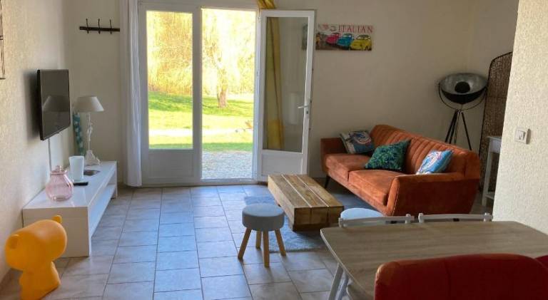 Vacation home with 2 rooms for 4 persons in L'Île-Rousse