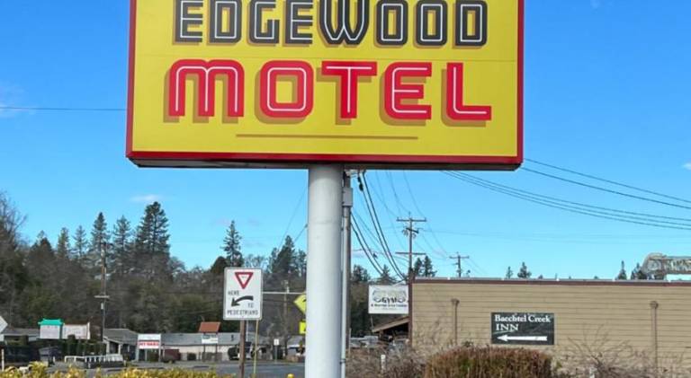 Edgewood Motel in Willits, CA