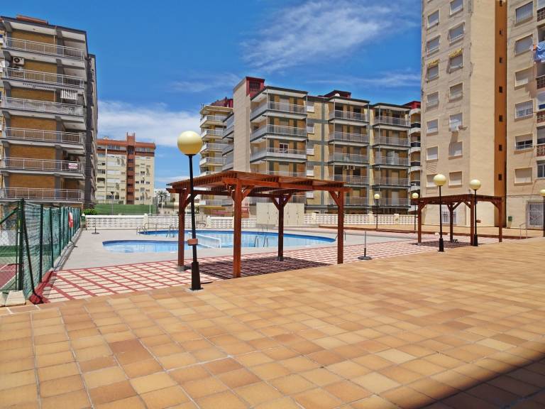Child-friendly charming apartment with patio & pool | Close to the beach | Pets allowed — photo 5