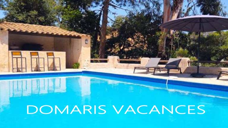 Vacation home with private pool, garden & barbeque | Pool view in Fréjus