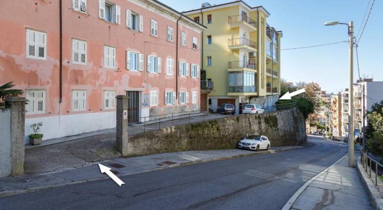 Apartment with patio — photo 5