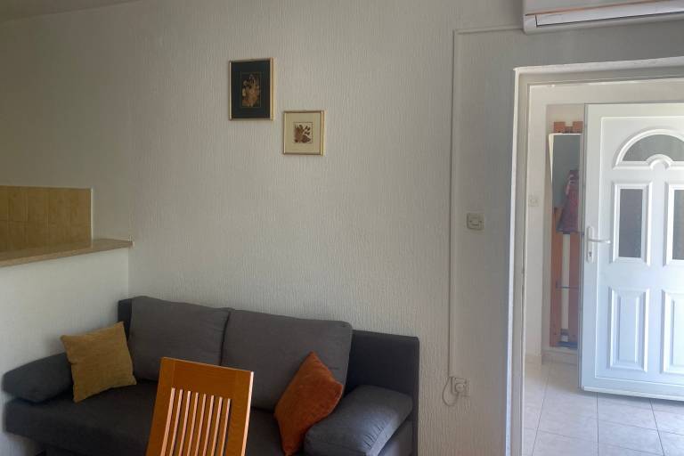 Two bedroom apartment with terrace Lopar, Rab (A-24597-c) — photo 4