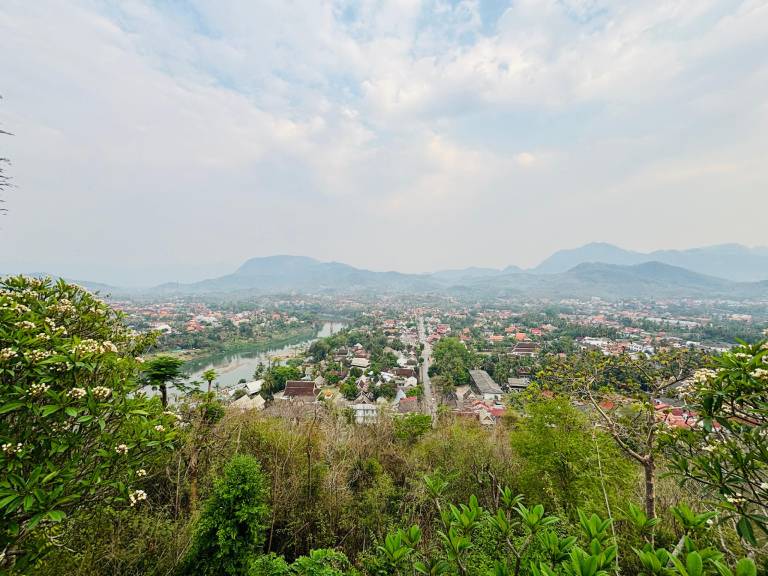 House | Near Phou Si | Water view — photo 4