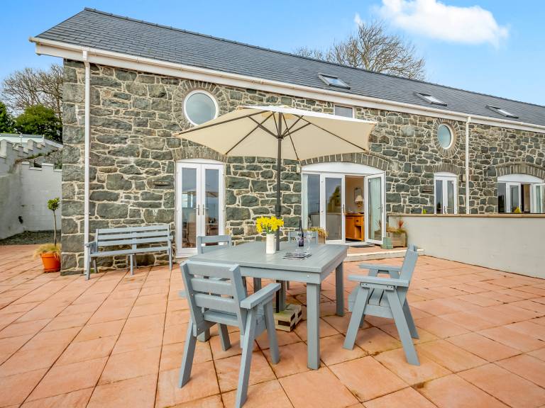 Cottage with garden in Pwllheli