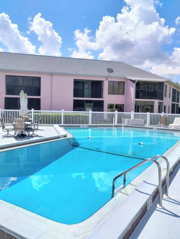 Condo Sebring