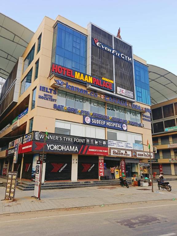 Apartment Madhavpura