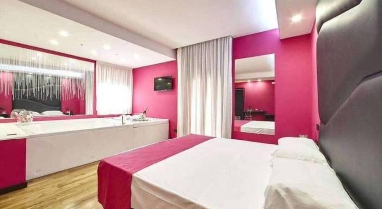 Sweet Central Hotel — photo 2
