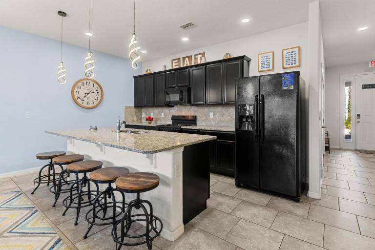 Child-friendly spacious house with private pool | Pets are welcome — photo 4