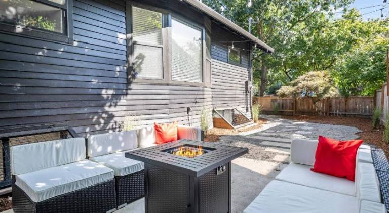 Vacation home with jacuzzi | Pets allowed — photo 5