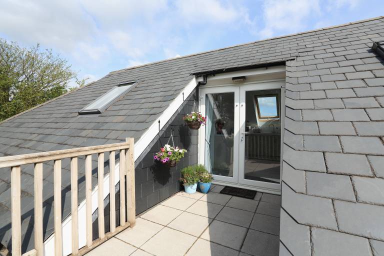 Family-oriented cottage with yard & jacuzzi | Pet-friendly — photo 4