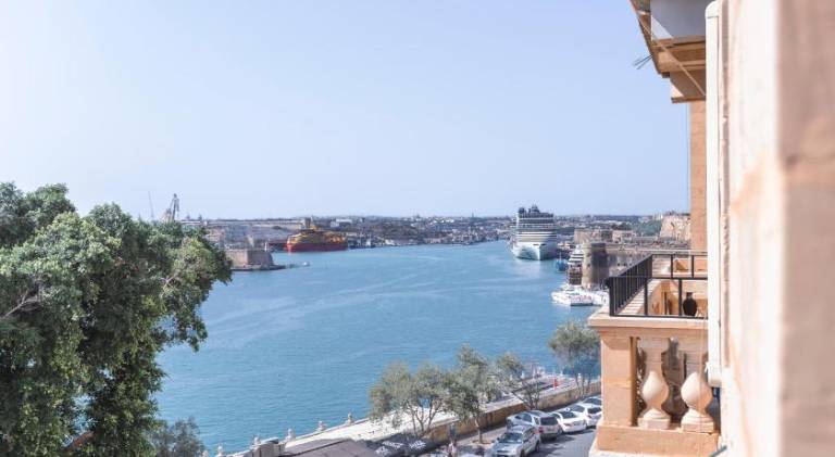 Valletta Collection - Grand Harbour Suites 9A in St. Julian's