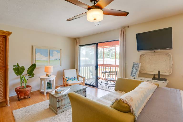 Cute PCB Condo by Lake Powell w Pool Access