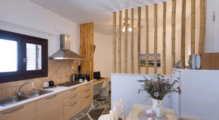 Vacation home with BBQ, terrace & yard | Perfect for remote work — photo 3