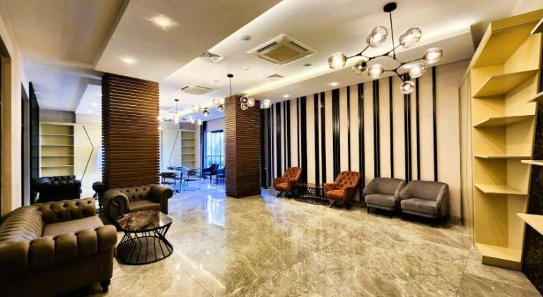 5 STAR FACILITIES/WALKING DISTANCE TO AMENITIES AND THE BEACH — photo 5