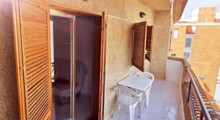 Apartment with patio — photo 4