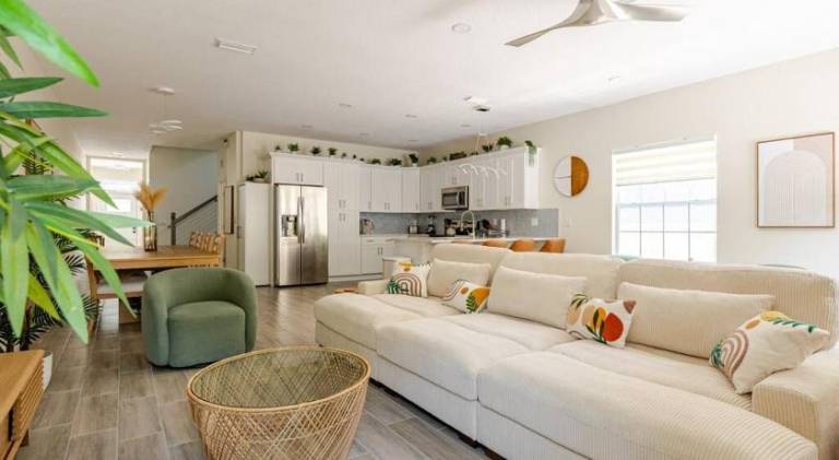 Vacation home with pool | Pets are welcome — photo 4