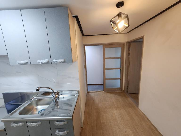 Clean, Very Large Accommodation Suitable for Large Groups - 50 pyeong, 4 Rooms in Pohang