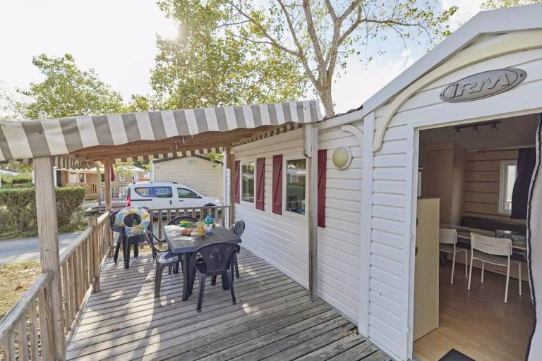 Mobile home with patio, BBQ & garden — photo 3