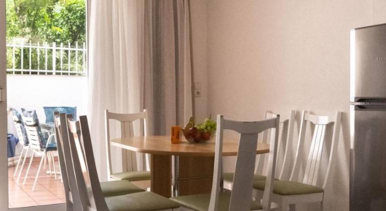 Rental apartment with terrace & grill — photo 5