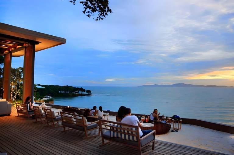 Majestic Residence Pool Villa Private Beach — photo 4