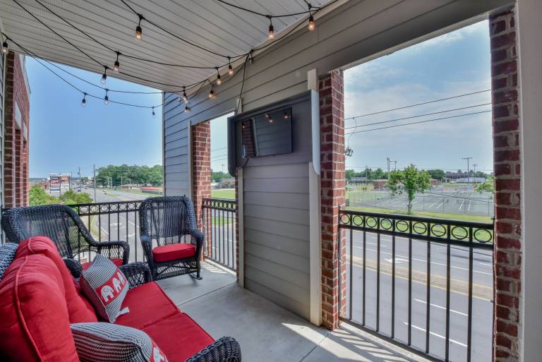 Children-friendly charming condo with pool | City view | Pet-friendly — photo 2